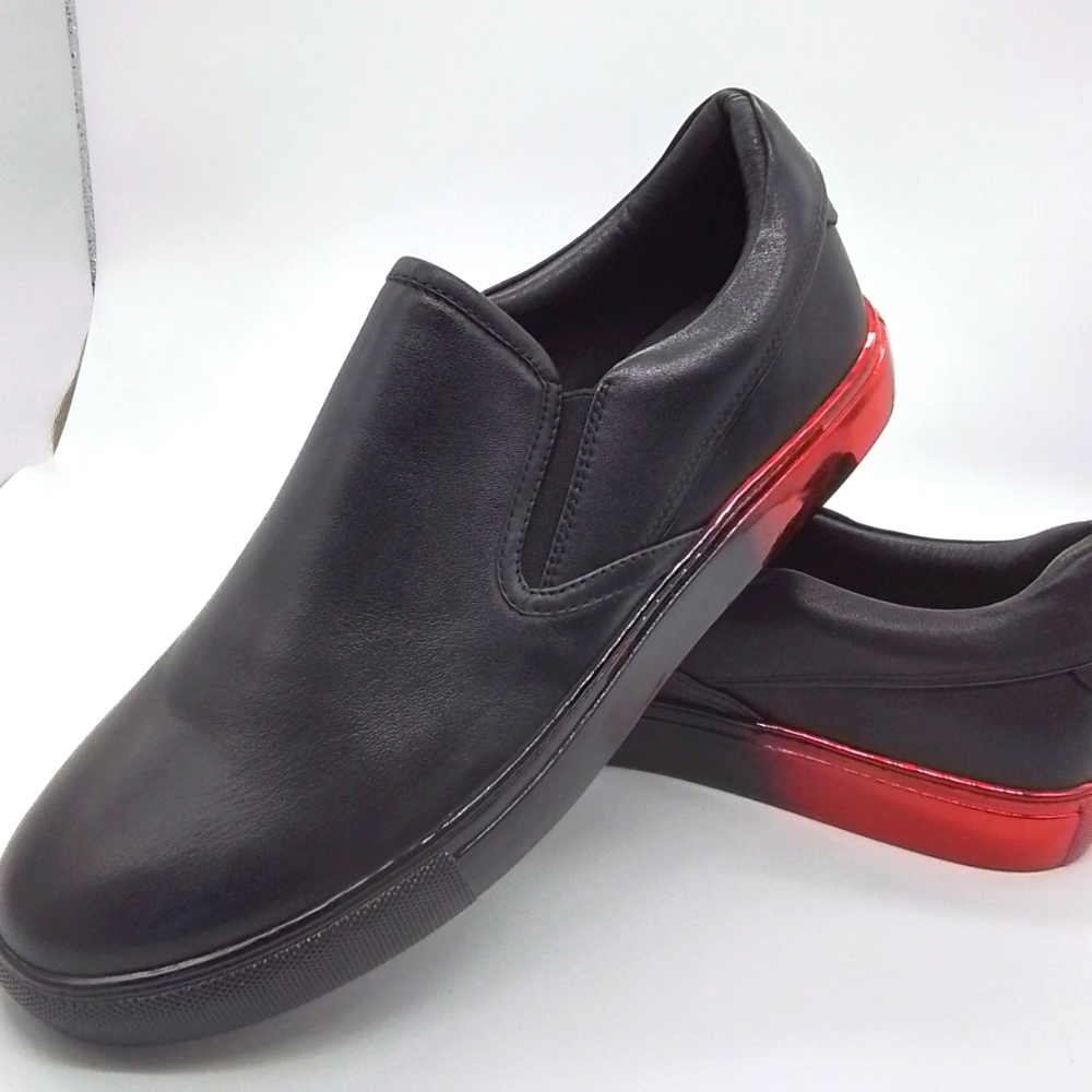 NWOT BADGLEY MISCHKA Black Leather Slip-On Metallic Red Sneaker
